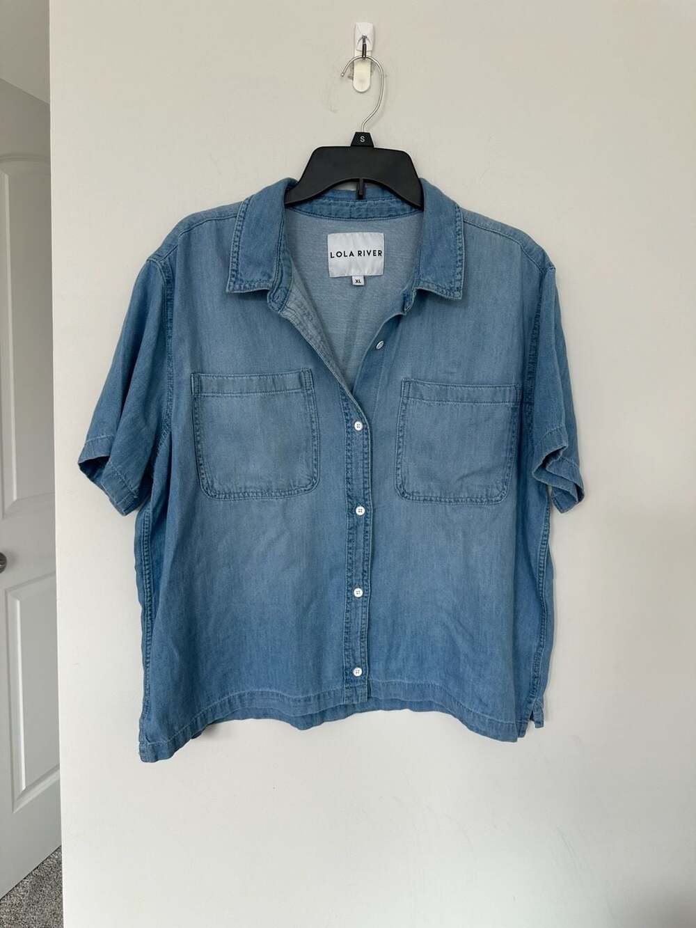 100% Cotton Lola River Short Sleeve Denim Button Up Shirt Size XL Boxy Blue